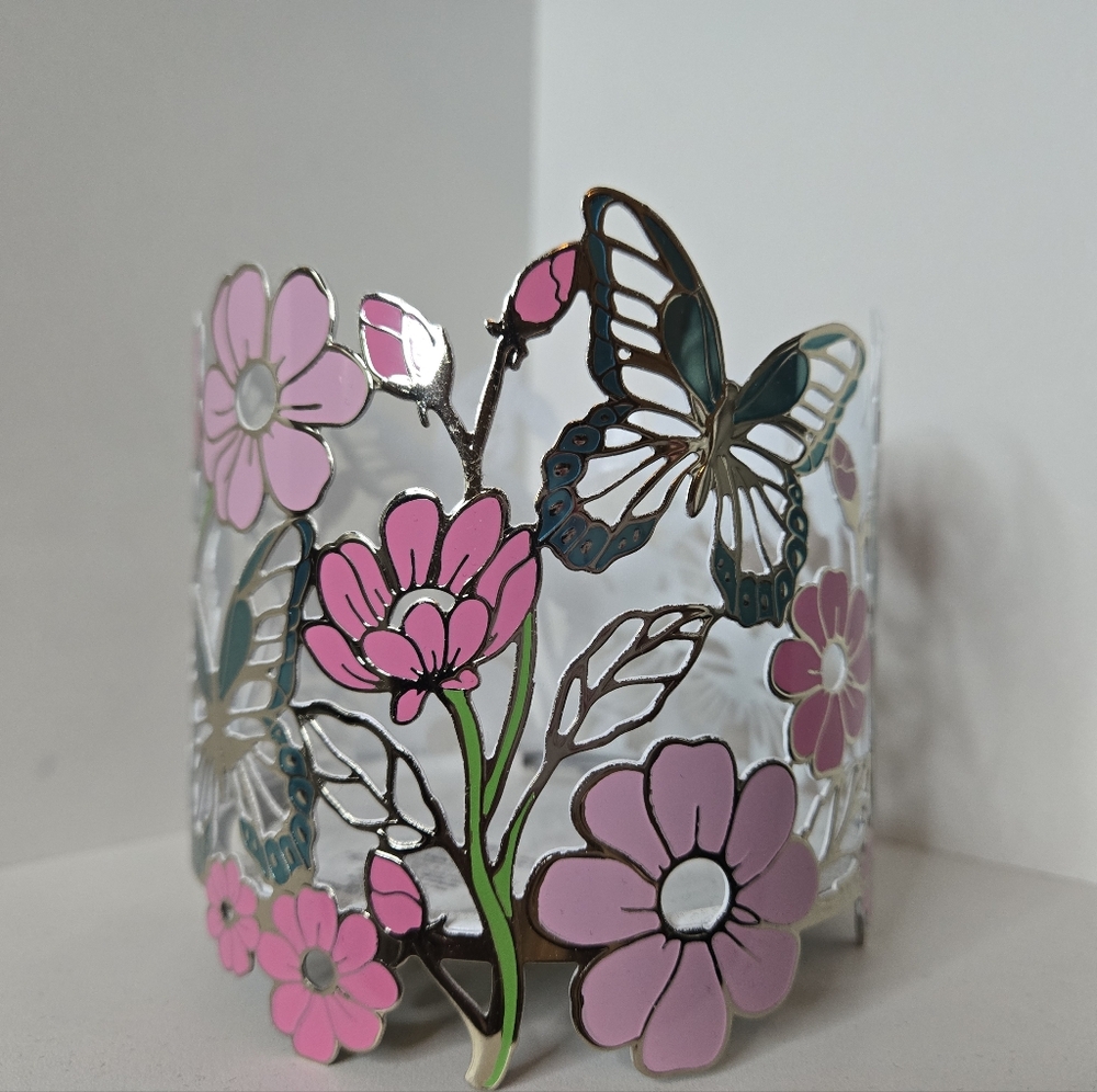 Floral Cutout Metal Trinket Tray in Silver Tone